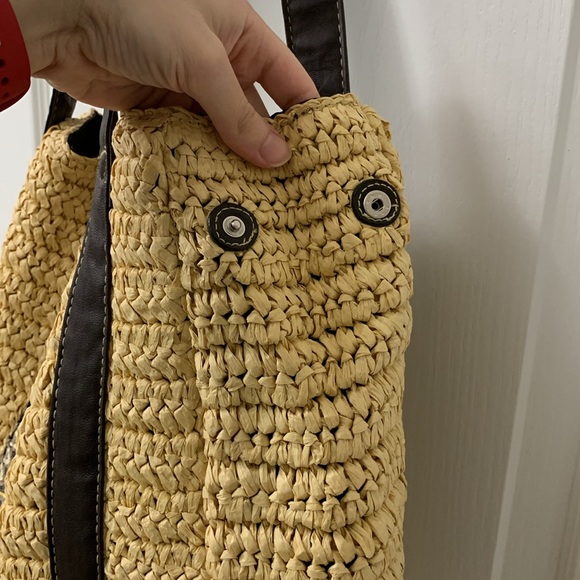 2-in-1 New York & Company Straw Convertable Bag - Picture 11 of 17